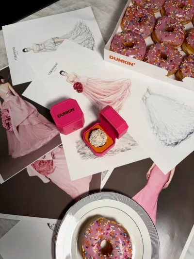 Sorteo Experiencia Nupcial Dunkin’ x Vera Wang · Sorteo de CLOTHING clothing HOLIDAY-PACKAGE holiday-package · Estados Unidos us